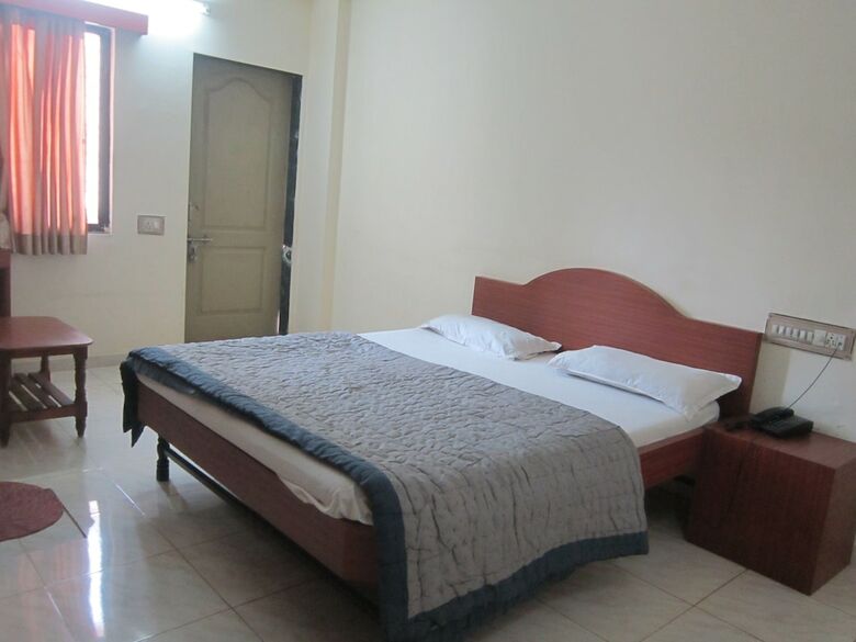 Hotel Dhruv Palace
