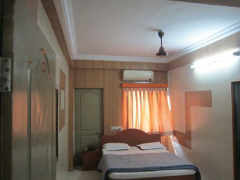 Hotel Dhruv Palace