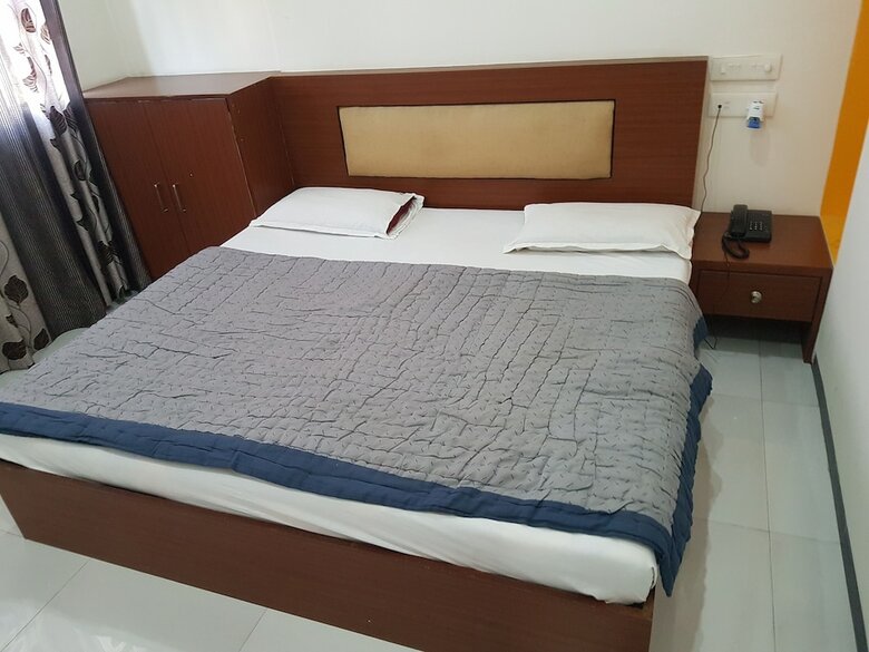 Hotel Dhruv Palace