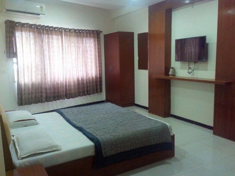Hotel Dhruv Palace