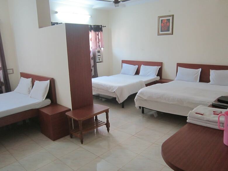 Hotel Dhruv Palace
