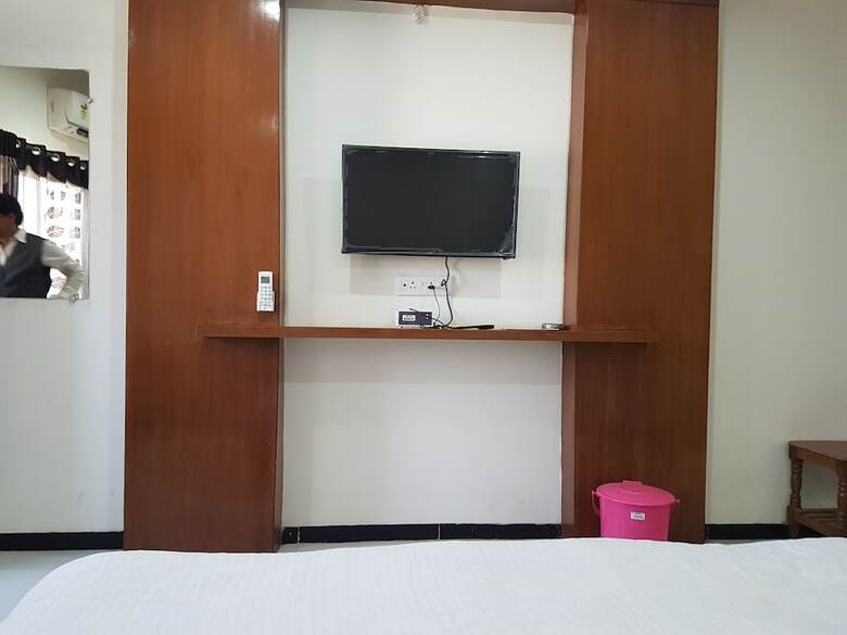 Hotel Dhruv Palace
