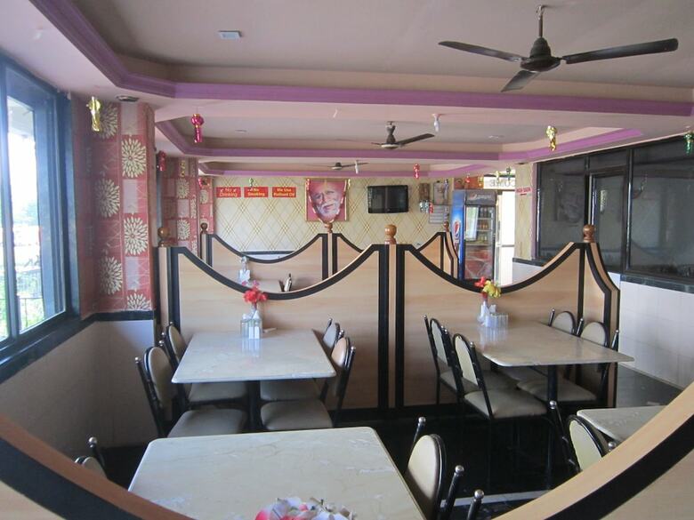 Hotel Dhruv Palace