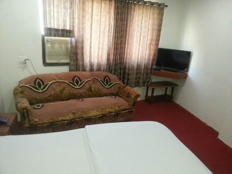 Hotel Dhruv Palace