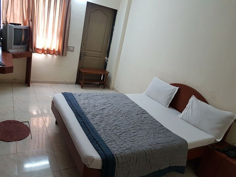 Hotel Dhruv Palace