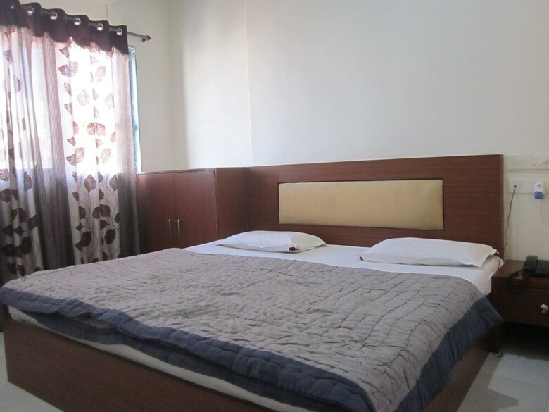 Hotel Dhruv Palace