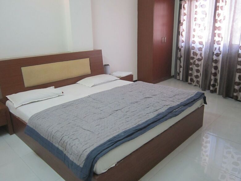 Hotel Dhruv Palace