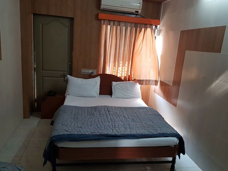 Hotel Dhruv Palace