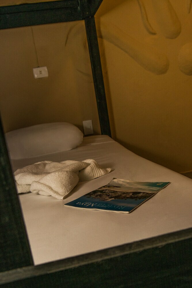 Hostal Deja Hostel Suites