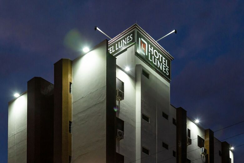 Hotel Lunes