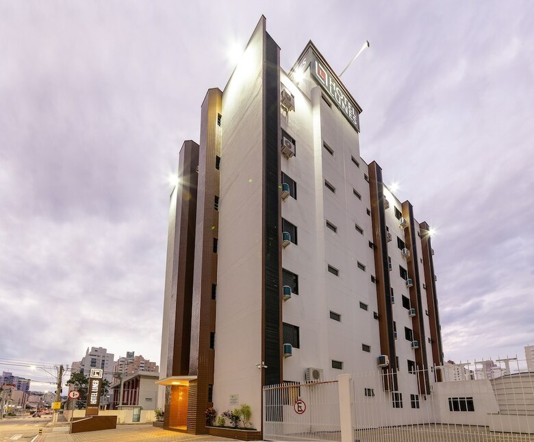 Hotel Lunes