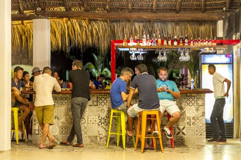 Hostal Las Dunas Surf Resort - Hostel