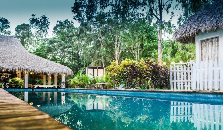 Hostal Las Dunas Surf Resort - Hostel