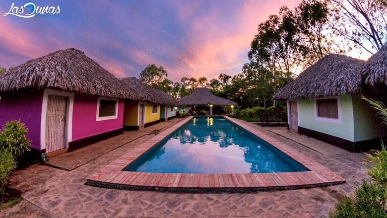 Hostal Las Dunas Surf Resort - Hostel