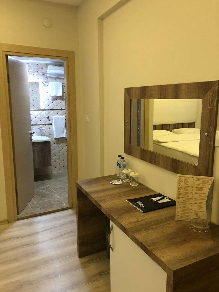 Bed & Breakfast Line Suite Hotel