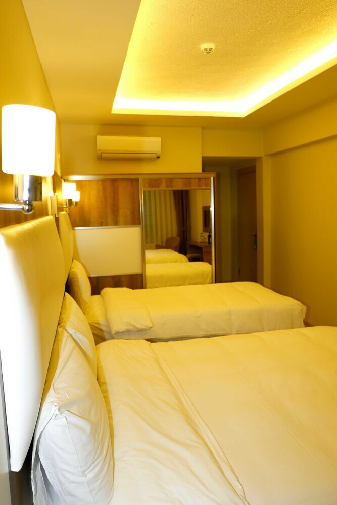 Bed & Breakfast Line Suite Hotel