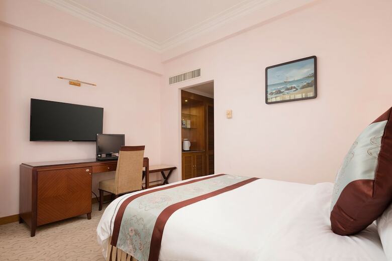 Xinyuan Hot Spring Hotel