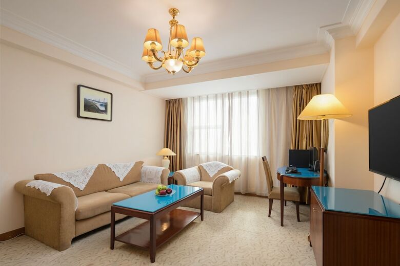 Xinyuan Hot Spring Hotel