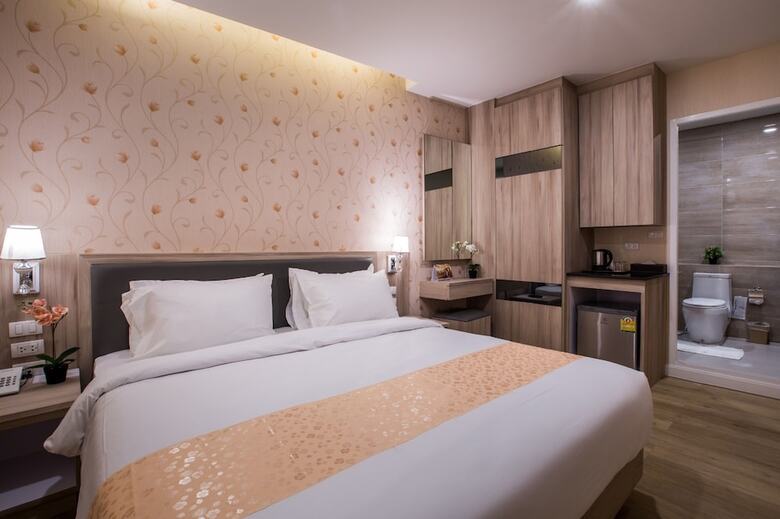 Leela Orchid Hotel