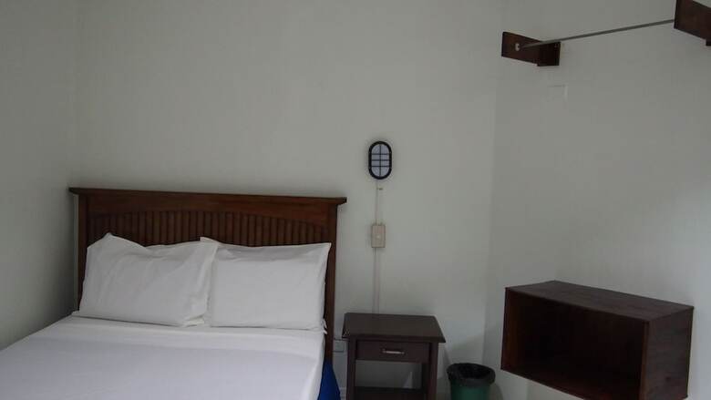 Hostal Sunday Hostel