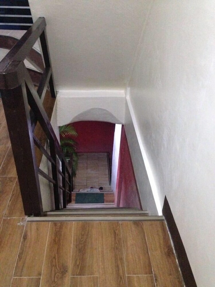 Lolo Bob's Bed And Breakfast