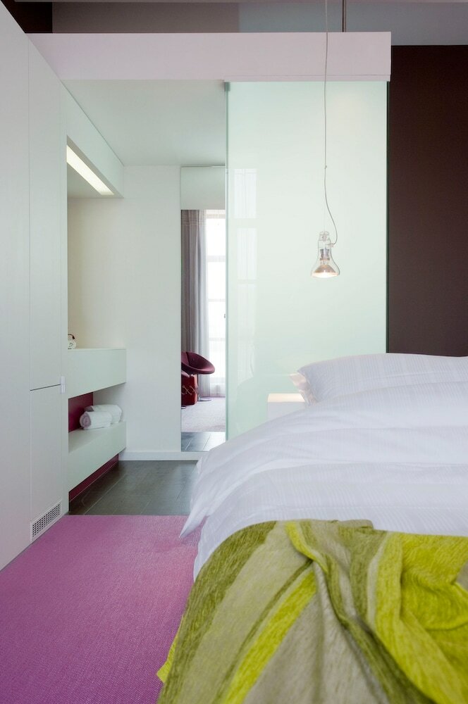 Eburon Hotel - Different Hotels