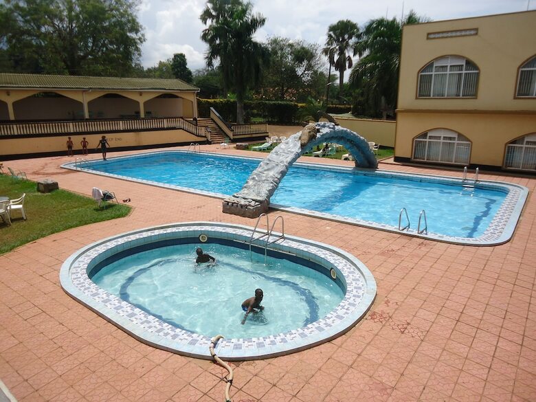 Brisk Hotel Triangle