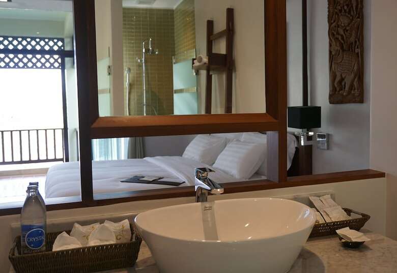Hotel Bansaeo Garden And Resort