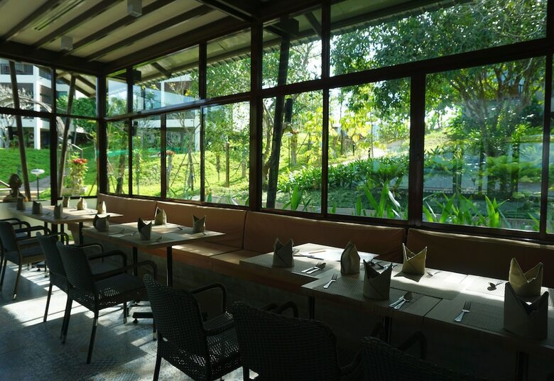 Hotel Bansaeo Garden And Resort