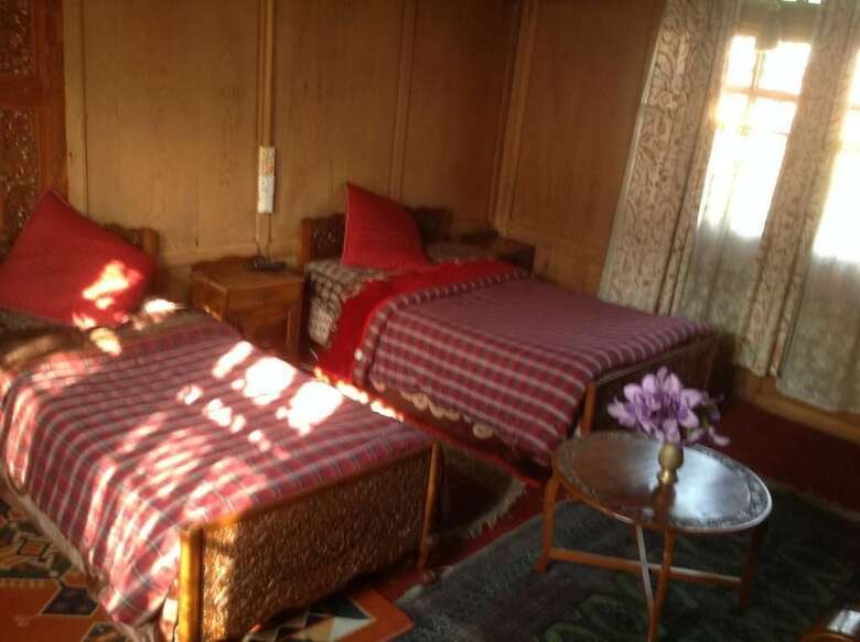 Shabnam Group Of Houseboats