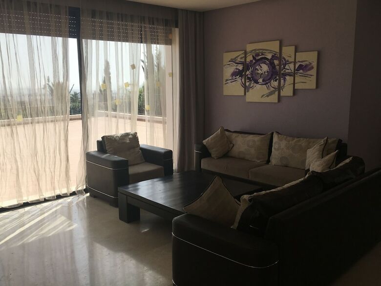 Spacious Comfortable Villa Ref T72024