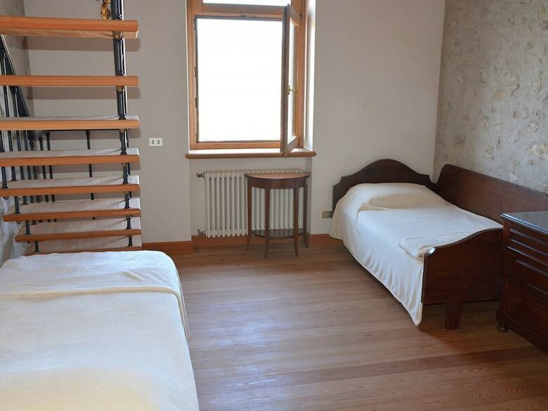 C� Cantoni Villa With Pool Lake View