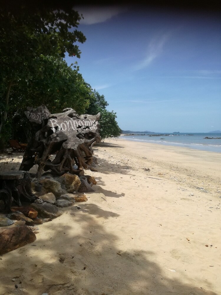 Hotel Bonhomie Beach Cottages