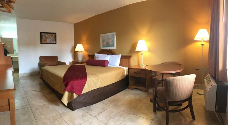 Hotel Econo Lodge North