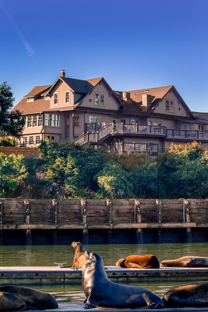 Posada Noyo Harbor Inn Restaurant And Tavern
