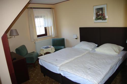 Landhotel Goldener L�we Mit Pension Am Taurastein