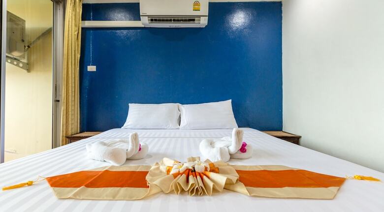 Porterhouse Beach Hotel