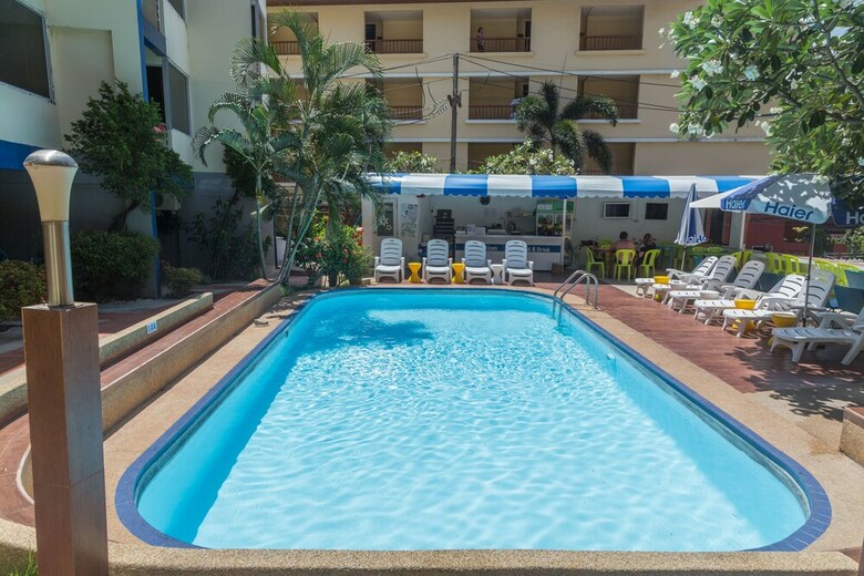 Porterhouse Beach Hotel