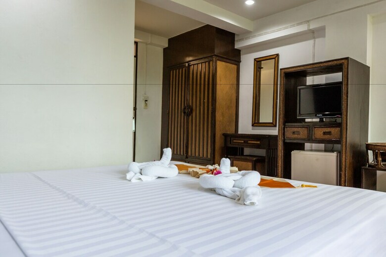 Porterhouse Beach Hotel