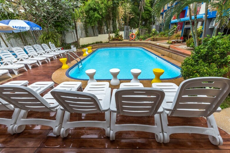 Porterhouse Beach Hotel
