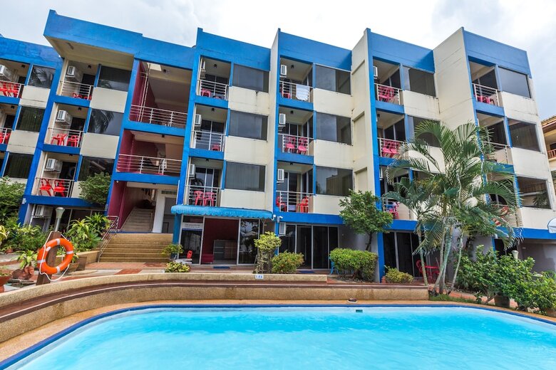 Porterhouse Beach Hotel