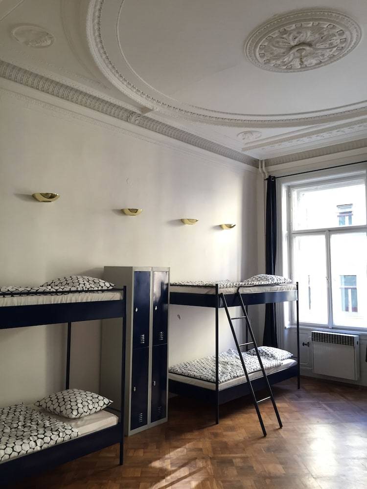 Hostal Cosmopole Hostel