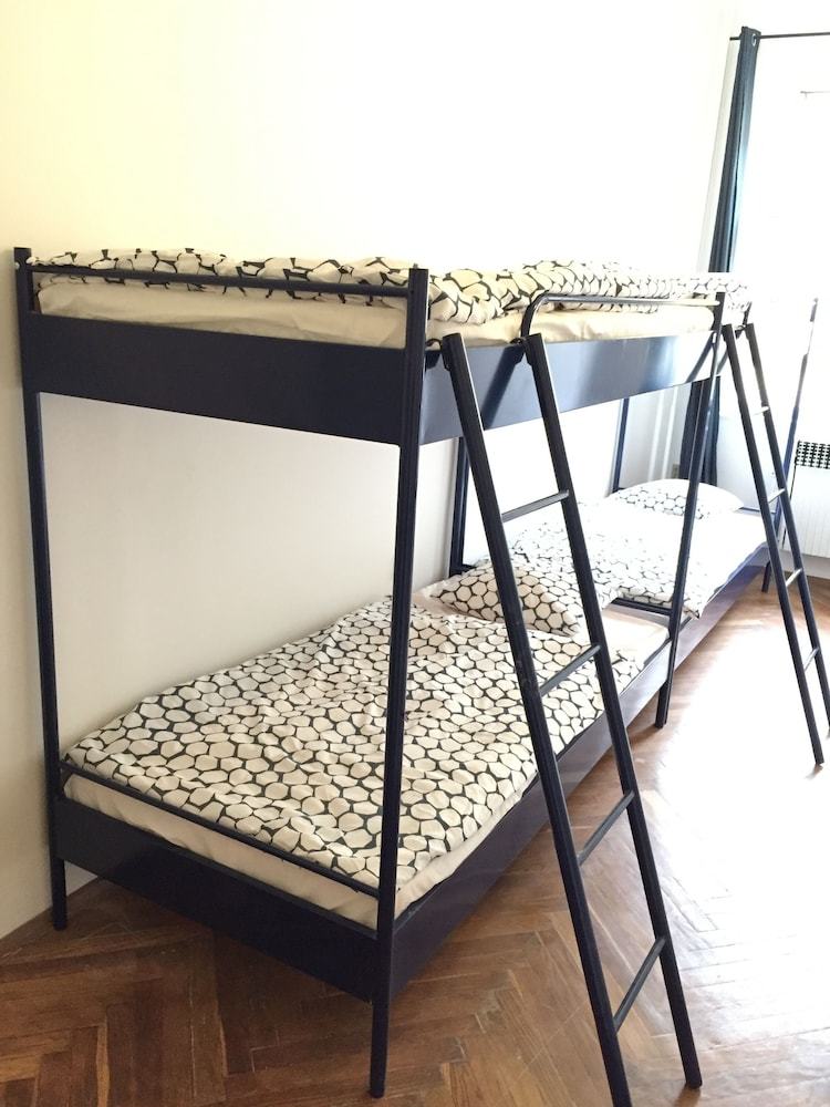 Hostal Cosmopole Hostel