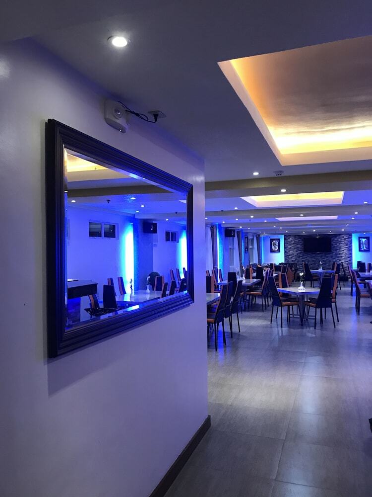 Royal Mansion Hotel