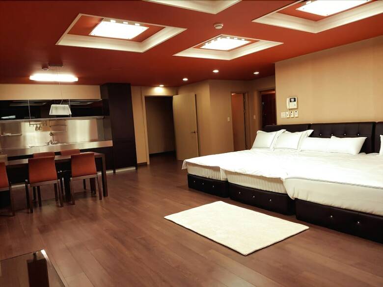 Hotel White View