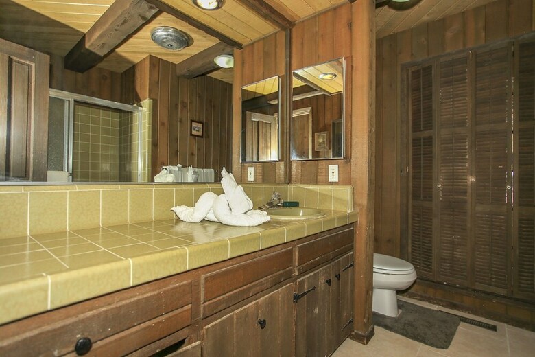 Cabana Alpine Lakefront