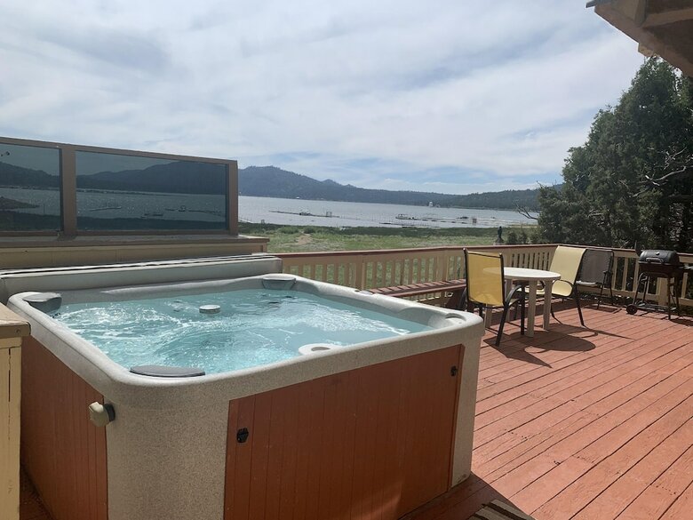 Cabana Alpine Lakefront