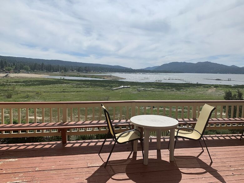 Cabana Alpine Lakefront