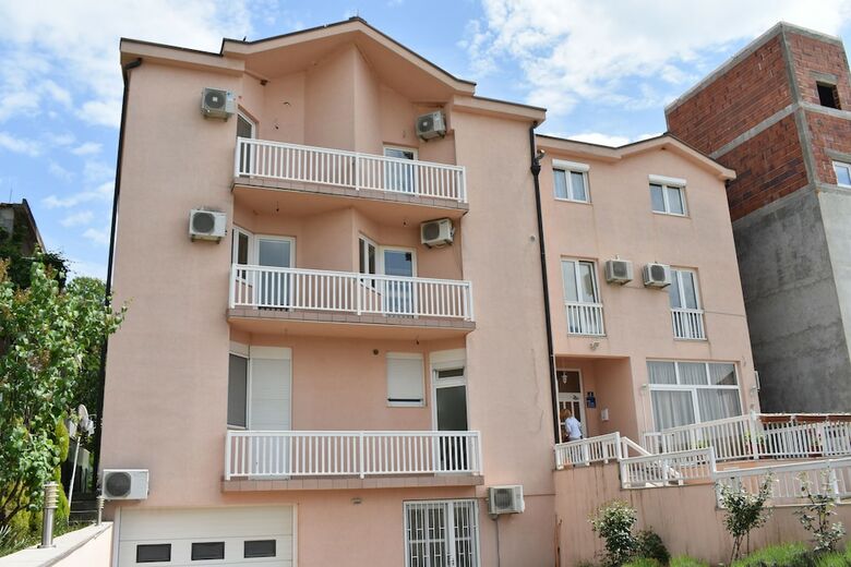 Pension Regina Mundi