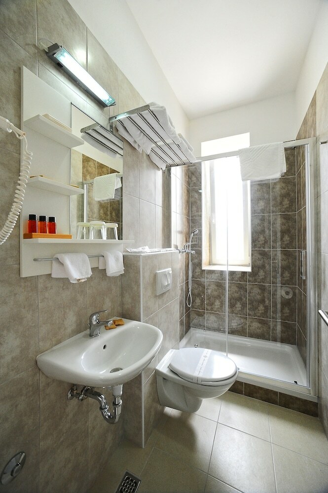 Hotel Valenti Rooms